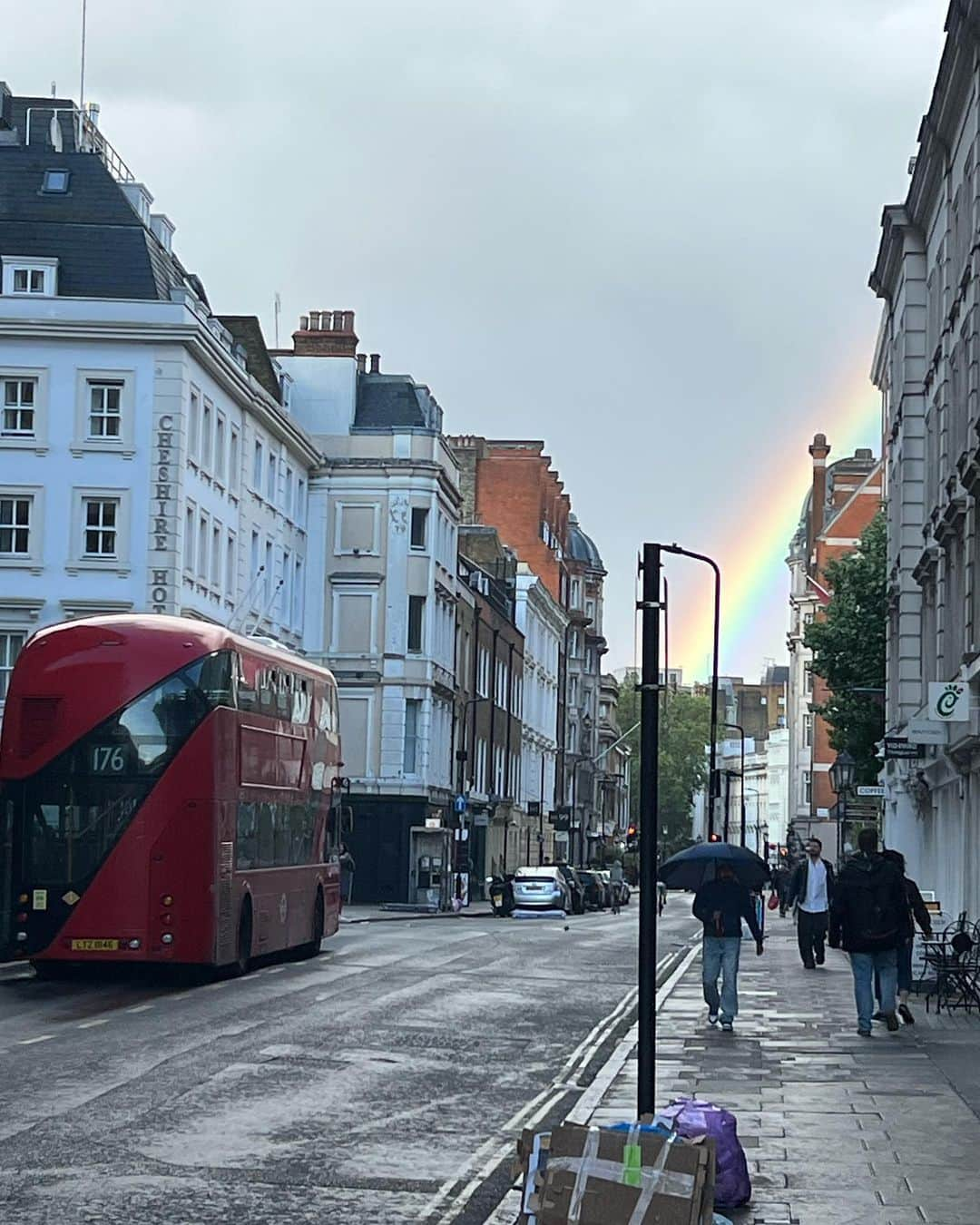 平岳大のインスタグラム：「Rainbow in London?」