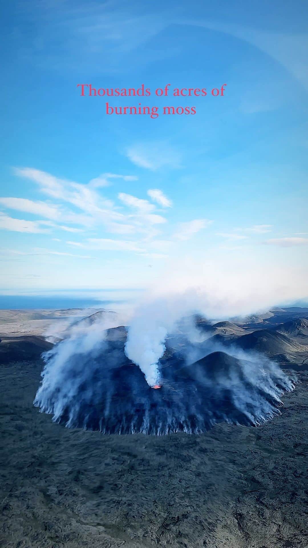 クリス・バーカードのインスタグラム：「Volcano status: filmed 1 hour ago  It’s incredibly beautiful, but also incredibly dangerous. The current situation at the eruption site is fairly grim. What you are seeing is not an endless lava field fanning out for thousands of acres, but rather burning moss in all directions and other debris that is quickly spreading around the eruption site. One of the main reasons the hiking trails to the eruption are closed.. the trails  literally go between this smoke and the main crater. The smoke is carrying a thick cloud all the way to the parking lot. It’s like Mordor down there and because of the location of this latest eruption it has been much harder to find favorable conditions for visitation. Please respect the closures, save your lungs and look for alternate options like ✈️ 🚁  or just simply wait until the site is reopened. A proper mask is always recommended.   If you want to contribute to our Reykjavik Gallery group show raising funds for ICESAR please submit your image at the link in my bio.   @landsbjorg  ✈️ @lillebeggen」