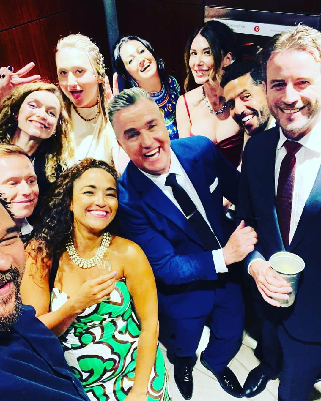 ジュエル・ステイトのインスタグラム：「Leo awards shenanigans.. The Family Law/Stargate crossover you didn’t know you needed」