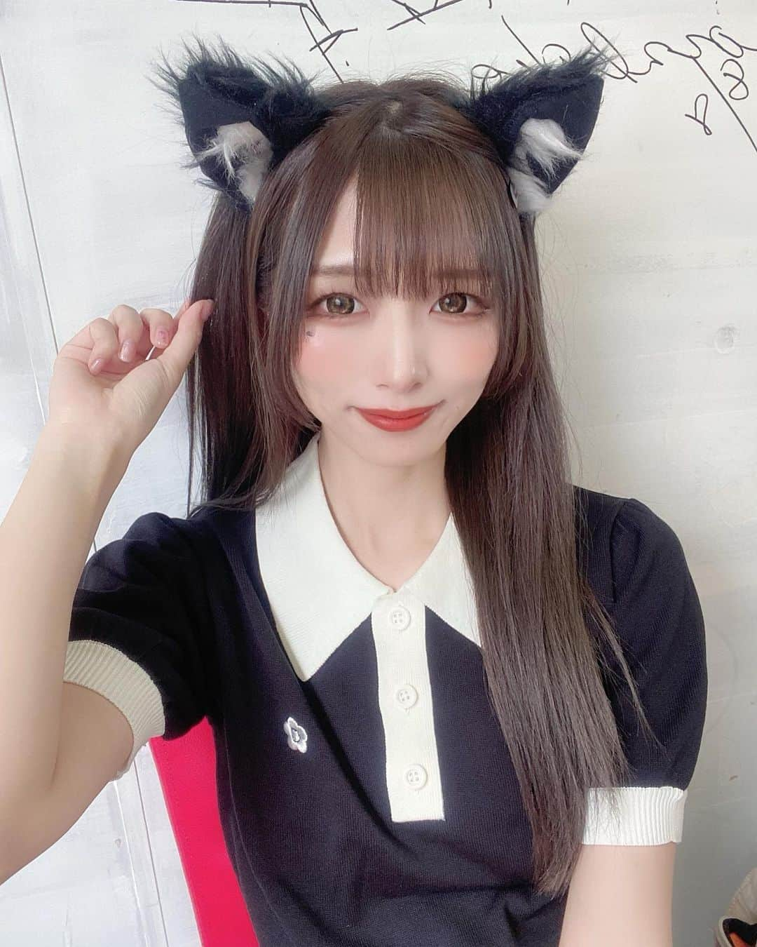 望月みゆのインスタグラム：「🐈‍⬛🌙  #望月みゆ  #みゆちぃ　#miyuchy #バンもん　#banmon #japanesegirl  #japaneseidol #ねこみみ #マリークワント #マリクワ #maryquant」