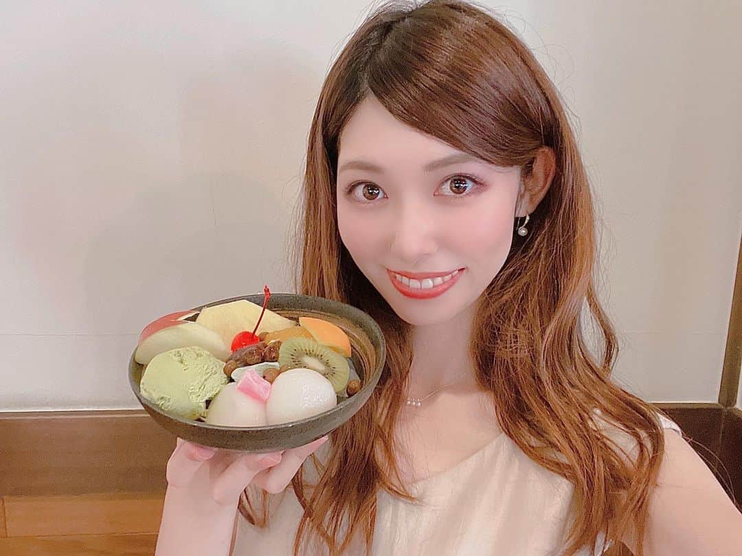 橘ゆりかさんのインスタグラム写真 - (橘ゆりかInstagram)「🌻江ノ島の夏👒☁️ ⁡ ⁡ ⁡ #お散歩 #江の島 #江島神社 #橘ゆりか #夏休み #あんみつ #和カフェ #白玉 #あぶらや #江ノ島 #enoshima」7月15日 22時18分 - yuricalcal