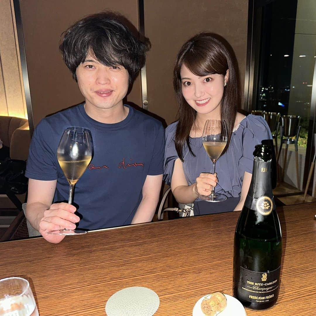 遠野愛のインスタグラム：「福岡に来ていて半年ぶりに会えた兄♡  明日は姉家族が来福予定〜！ 福岡は美味しいものも多いし交通の便も良くてみんな遊びに来てくれるから嬉しい🥰  #兄妹 #familytime」