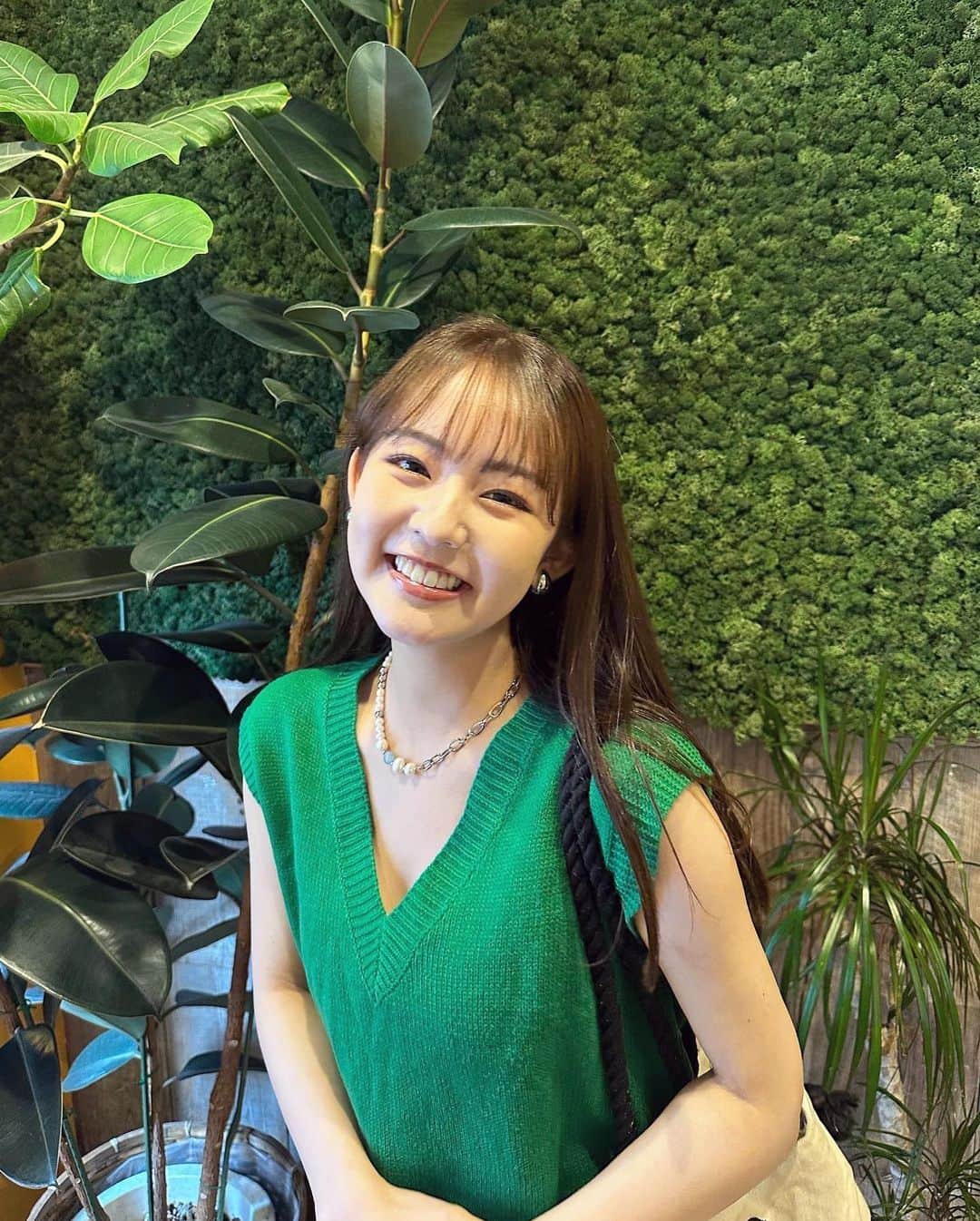 河野まひるのインスタグラム：「念願のかき氷と、笑っちゃうくらい大きなチキンを 食べれて幸せだった！！🤍」