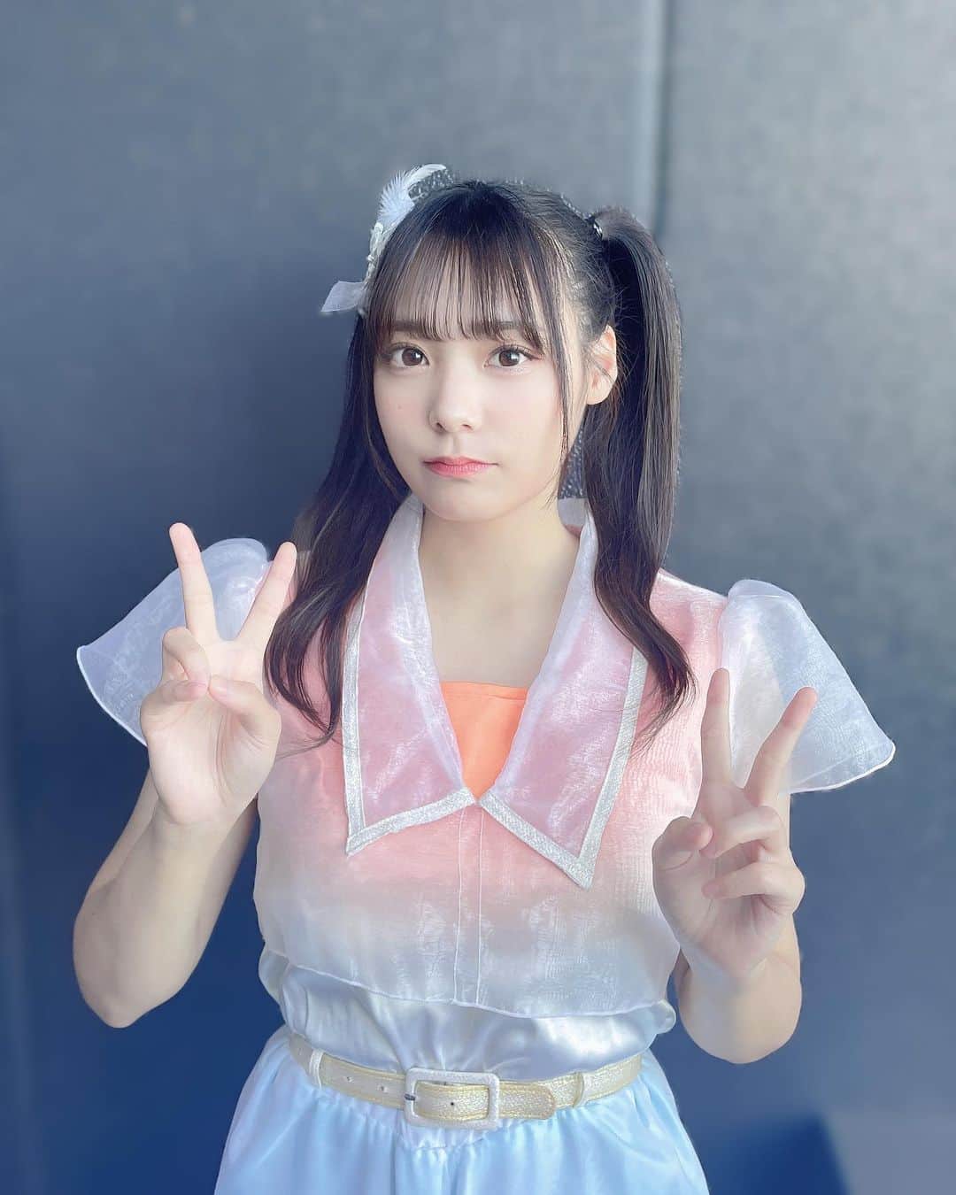 李始燕のインスタグラム：「✌️  #nmb48nextgeneration789live  #加藤夕夏卒業コンサート   ありがとうございました！  そして、うーかさんのお見送りができて嬉しいです✨  改めて卒業おめでとうございます！  .  .  .  .  .  .  .  .  .  .  .  .  .  #00 #00line #00년생 #22歳 #23 #ootd #fyp #fypシ #daily #osaka #japan #korean #関西 #大阪 #韓国 #韓国ファッション #韓国語 #アイドル衣装 #アイドル #ツインテール #양갈래 #일본 #일본여행 #오사카 #오사카여행 #아이돌 #idol」