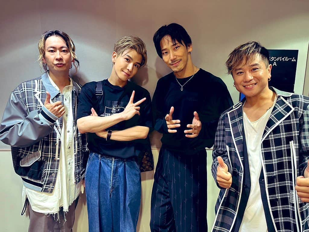 KIMI さんのインスタグラム写真 - (KIMI Instagram)「NAOKI、 岩ちゃん、 ありがとうございました😊💫  #音楽の日 #KAMIKAZECLOWNZ #DAPUMP #三代目JSOULBROTHERS #RAGPOUND @naokikobayashi_works  @takanori_iwata_official」7月15日 22時34分 - kimi_da_pump