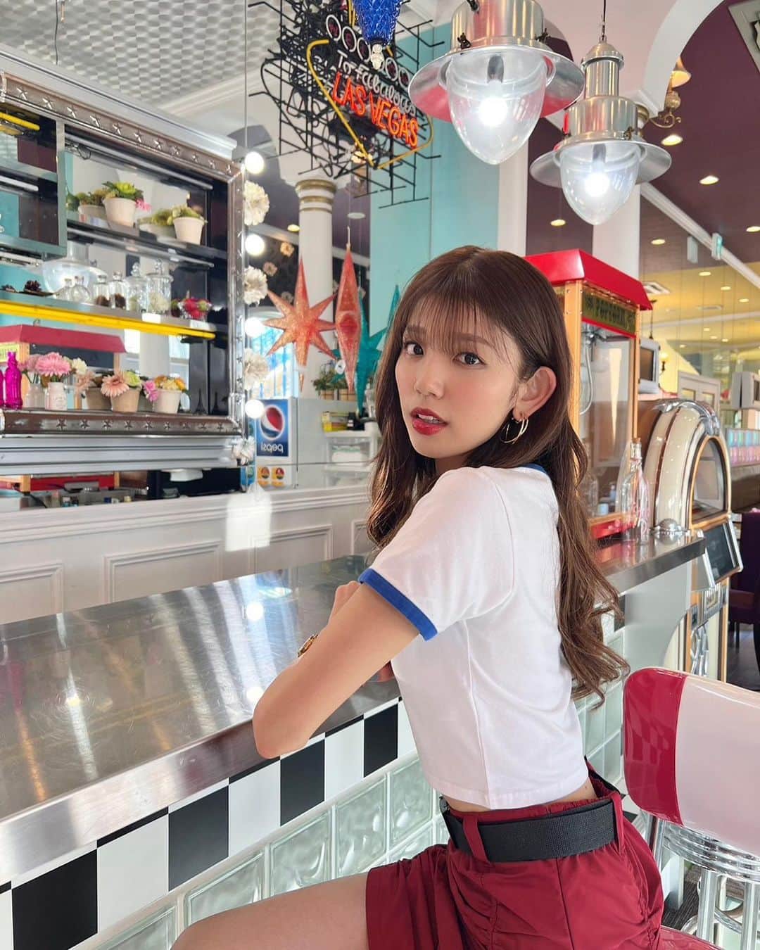 里菜さんのインスタグラム写真 - (里菜Instagram)「・🇺🇸🍿  「恋は月曜日」MV公開しました！」7月15日 22時54分 - rina_crownpop