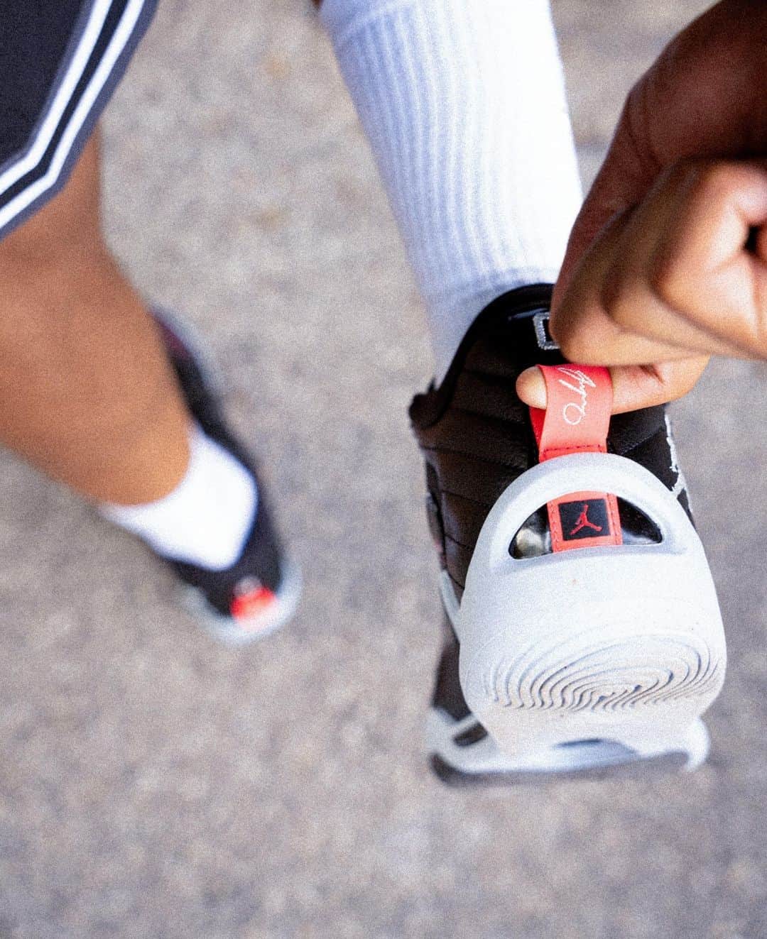 Foot Lockerのインスタグラム：「Never settle for anything less than extraordinary.  The Jordan Tatum 1 V3 is now available at Foot Locker.」