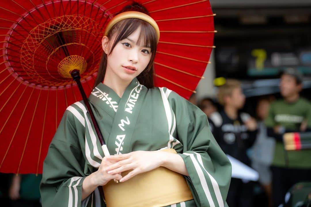 松田蘭さんのインスタグラム写真 - (松田蘭Instagram)「本日の決勝レース、MAEZAWA RACINGは6位フィニッシュでした🏁  途中赤旗が出る程大きなクラッシュもありましたが 555号車自体に事故もなく順調に順位を上げました💚  とっても団結力のあるパワフルなチーム！  明日の決勝レースも応援よろしくお願いします🫶🏻  暑くなりそうなので水分補給も忘れずに 過ごしてくださいね🫶🏻  #MAEZAWARACING  #MZDAO #GTWorldChAsia #FanatecGT」7月15日 23時05分 - ran_mjargtne