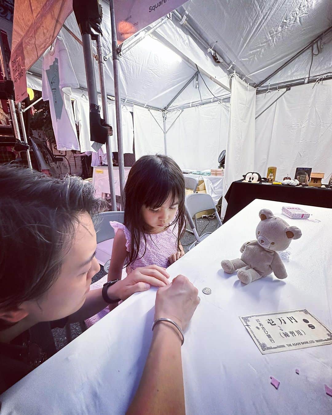 林ゆうきさんのインスタグラム写真 - (林ゆうきInstagram)「渋谷で開催されている 「Square Market」にキッズと行ってきました！  又従兄弟でフレンチシェフの 西 恭平ちゃんが出店していたので 夏祭りを堪能してきました！  激うまグリーンカレーそばが 絶品だったのでぜひ！  #squaremarket  #neki」7月15日 23時08分 - yukihayashi1231