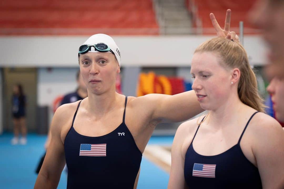 ケイティ・レデッキーさんのインスタグラム写真 - (ケイティ・レデッキーInstagram)「As you can see, it’s all work and no play at training camp 🤪  Getting ready with this team 💪🏼🇺🇸  📸 - @mike2swim」7月15日 23時09分 - katieledecky