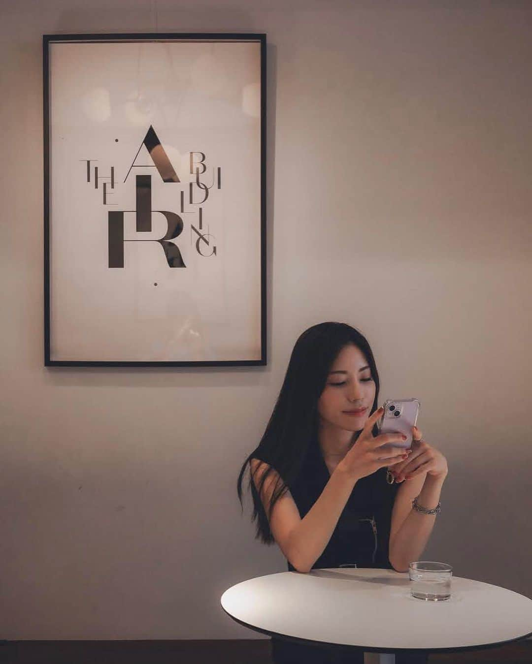 星野奏さんのインスタグラム写真 - (星野奏Instagram)「アーティストの棲みついたビル『THE A.I.R BUILDING』のカフェ☕️先日、先輩夫婦とベビさんと行ったよ〜😆  薬局がテーマのカフェ＆バーでスパイスの効いたオリジナルブレンドのレモネードを飲んだよ🍋  #日本橋#三越前#cafe #日本橋カフェ#jpn#新日本橋#カフェ活 #おでかけ#子連れカフェ#カフェ巡り#アーティスト#東京デート#おしゃれかふぇ#tokyolife#休憩時間#おやつの時間#ジエアビルディング#おしゃれカフェ東京#オフィス街のど真ん中」7月15日 23時21分 - hoshino_kanade_