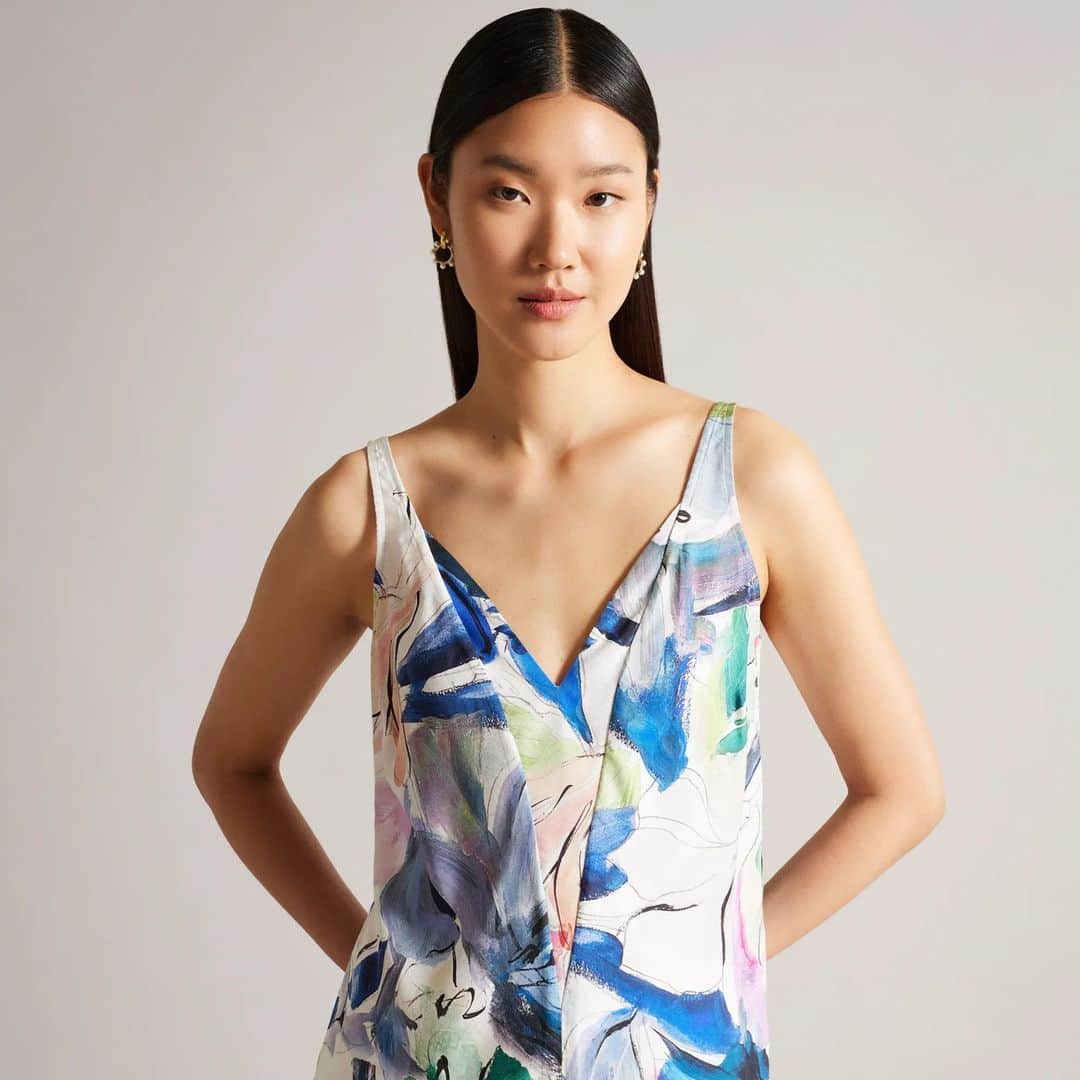 Ted Bakerのインスタグラム：「Whether you're a fan of parading in print, or tend to opt for subtle swatches, we have just the thing for your summer adventures.  #TedBaker #ItsAShoreThing」