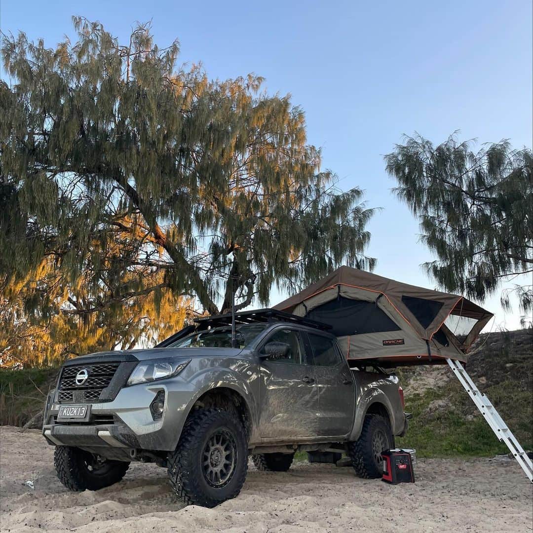 Nissanさんのインスタグラム写真 - (NissanInstagram)「The Nissan Navara is the best camping buddy you could've ever asked for ⛺️  📸: @_kuskinator   #Nissan #NissanNavara #NissanFrontier #RoadTrip #Camping #MyNissanAdventure」7月18日 22時15分 - nissan