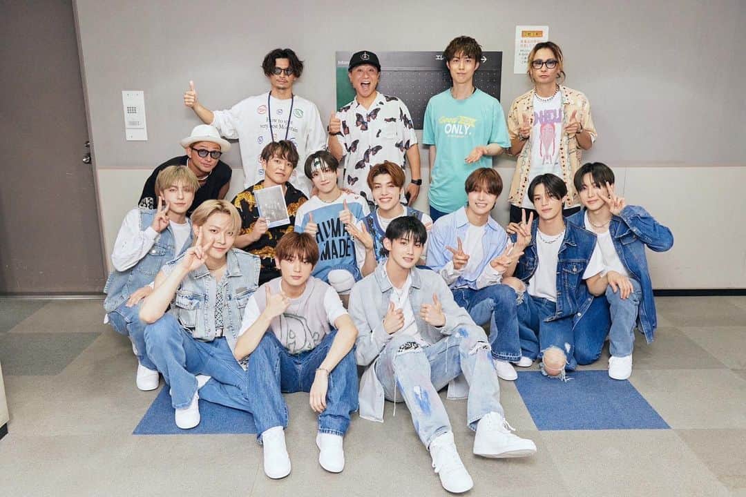 KIMI のインスタグラム：「&TEAMの皆様📷✨  ありがとうございました😊  これからも宜しくお願い致します🙇‍♂️  @andteam_official   #音楽の日 #andTEAM #DAPUMP #感謝」