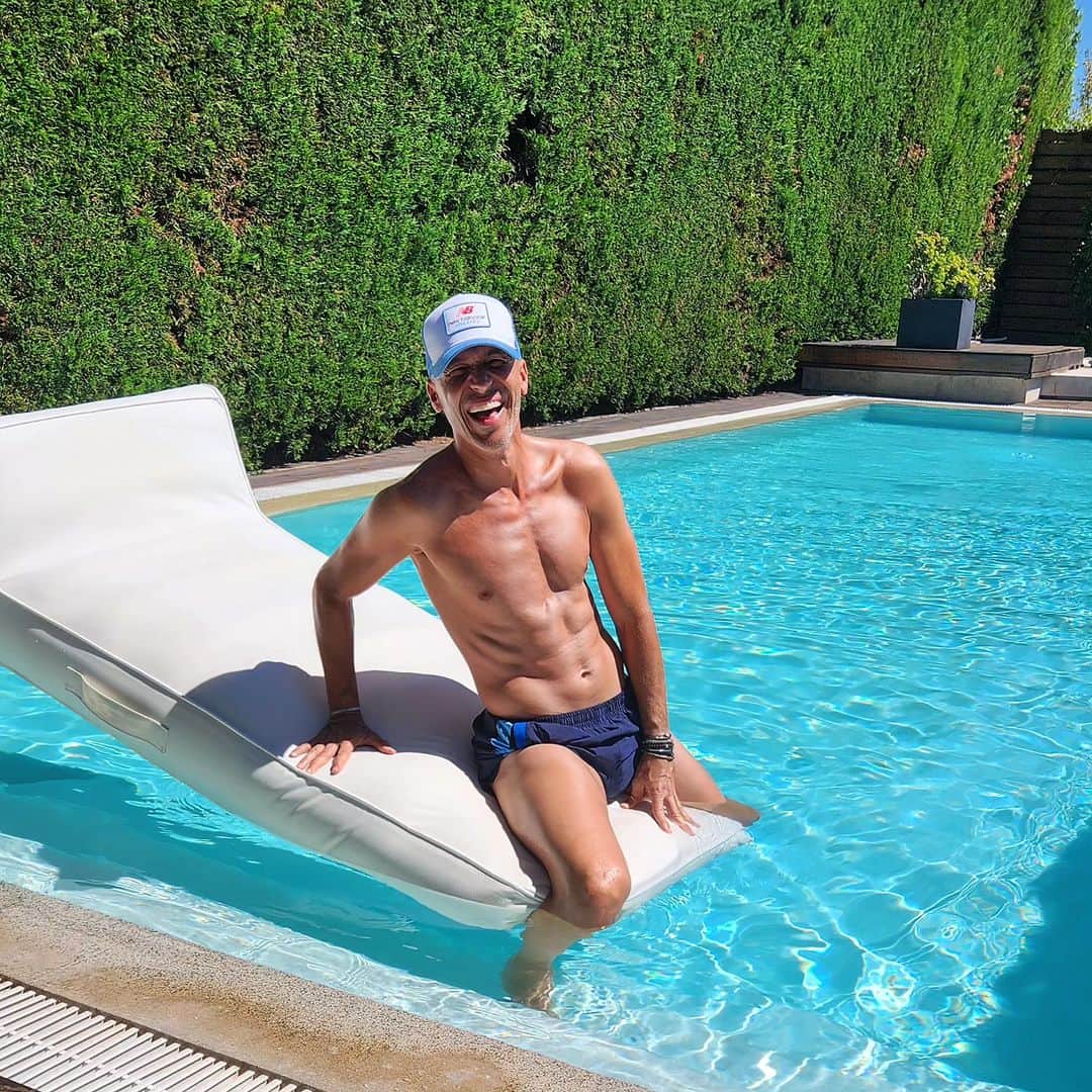 ルイス・ハビエル・ガルシア・サンスのインスタグラム：「Calm before the storm. Madrid summer vibes are good, too. Monday we start LaLiga's tour in China, Zhengzhou Shanghai-Shenzhen...  Here we come !!」