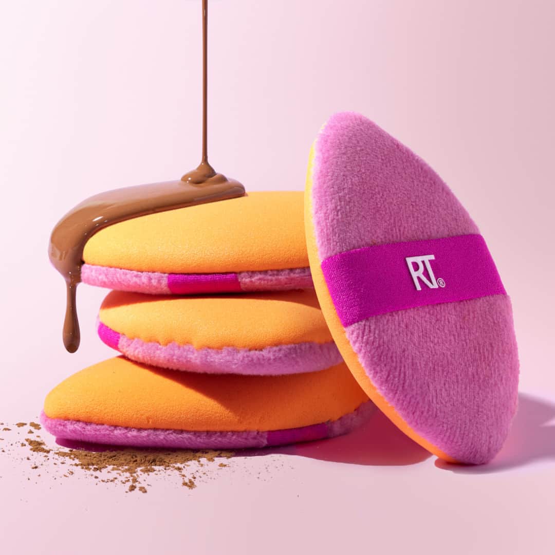 Real Techniquesさんのインスタグラム写真 - (Real TechniquesInstagram)「The stack of our dreams 💭 The squishy silicone insert gives our puff a dense, luxe feel plus a bounce back that will leave your face looking filtered IRL.   Shop now at @ultabeauty!」7月16日 0時00分 - realtechniques