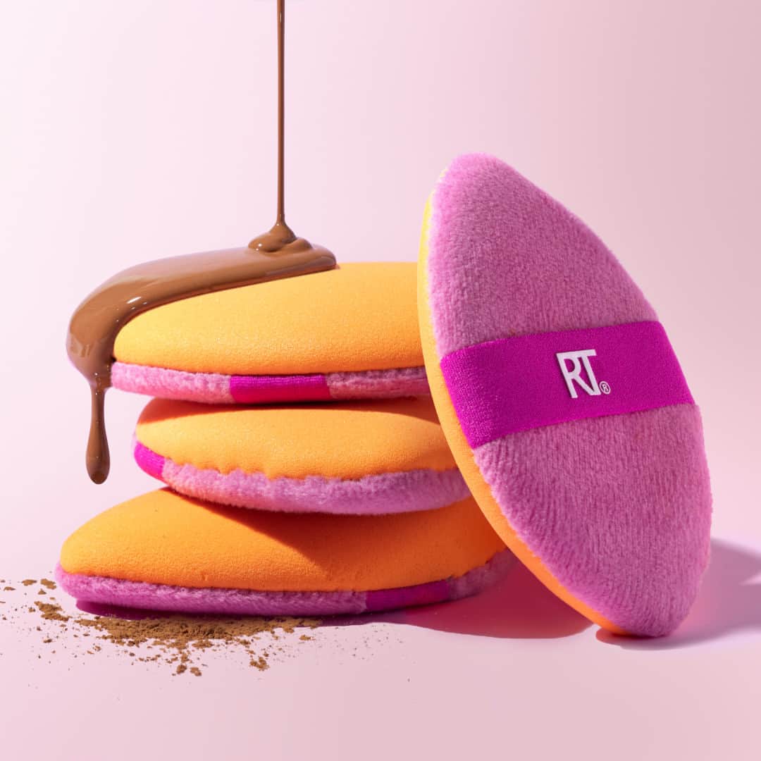 Real Techniquesのインスタグラム：「The stack of our dreams 💭 The squishy silicone insert gives our puff a dense, luxe feel plus a bounce back that will leave your face looking filtered IRL.   Shop now at @ultabeauty!」