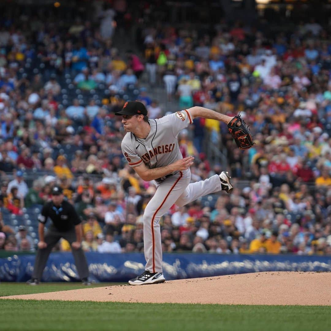 ロス・ストリップリングさんのインスタグラム写真 - (ロス・ストリップリングInstagram)「Nice W to open the second half! #SFGiants」7月16日 0時09分 - ross_stripling