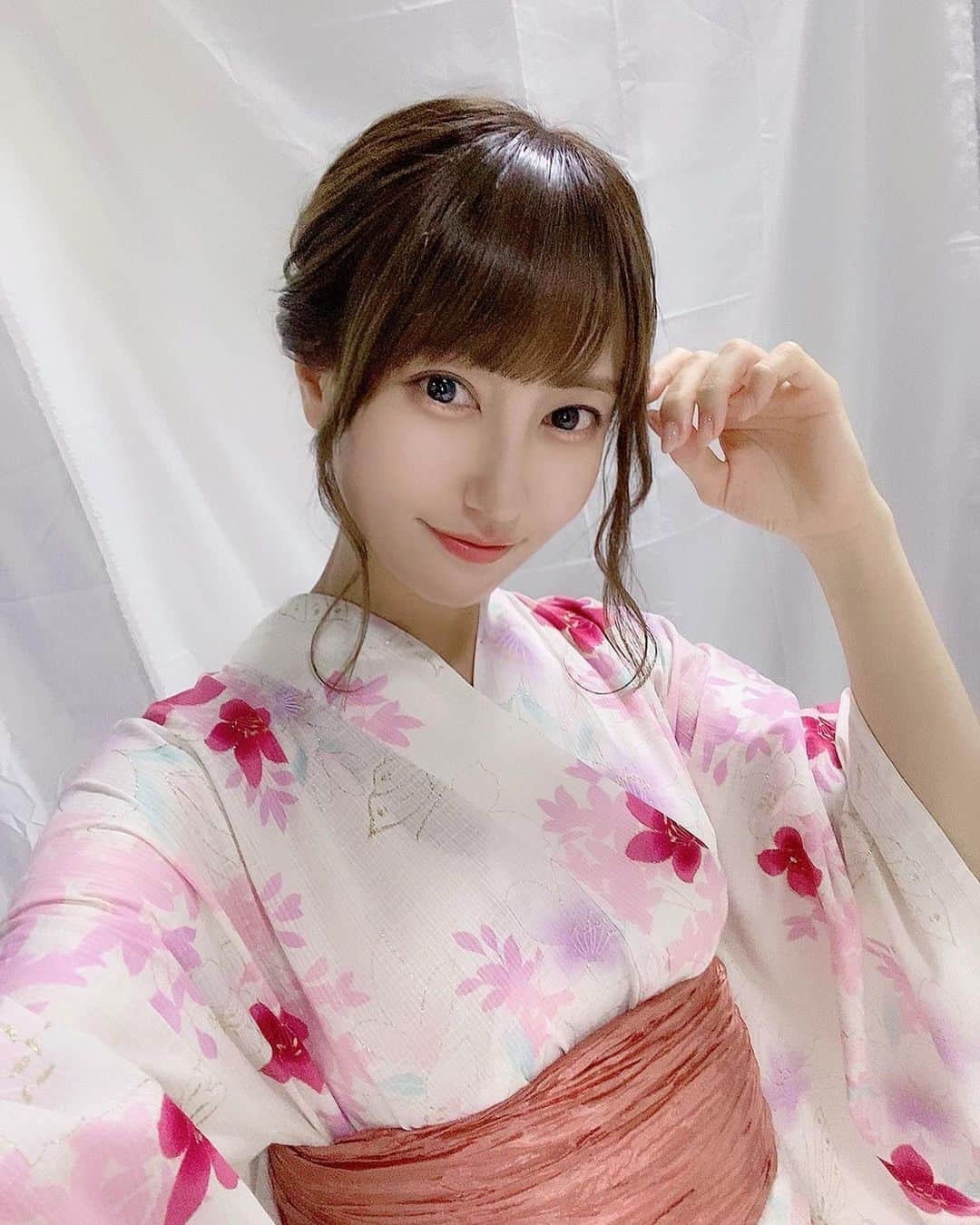 平原ゆかさんのインスタグラム写真 - (平原ゆかInstagram)「舞台『あゝ青春の血は燃ゆる』 ビジュアル撮影で浴衣着たよꉂ🤭♡   #血は燃ゆ  #浴衣ヘアアレンジ   #浴衣女子   #浴衣  #着物  #着物コーディネート  #アイドル #dress #좋아요 #패션 #일본 #한국 #귀여워 #코디  #패션스타그램 #좋아요반사 #데일리그램 #instagood  #instagram #お祭り」7月16日 0時15分 - hiraharay