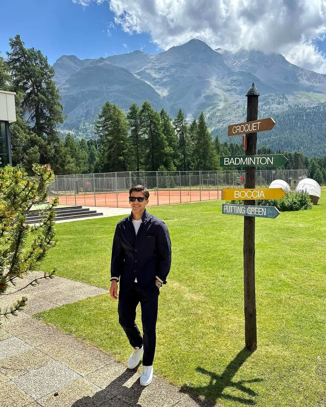 ヨハネス・ヒューブルのインスタグラム：「Absolutely beautiful to visit @suvrettahouse and @stmoritz in the summer」