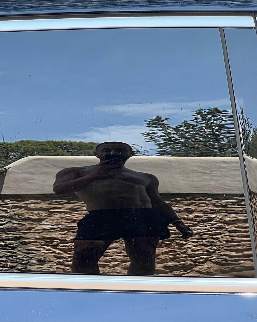 リカルド・ティッシさんのインスタグラム写真 - (リカルド・ティッシInstagram)「Random July 🖤black roses」7月16日 0時36分 - riccardotisci17
