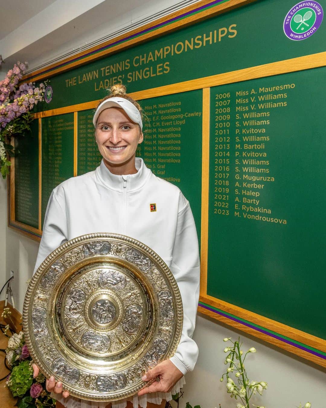 のインスタグラム：「Immortalised ✍️  #Wimbledon | @marketavondrousova」