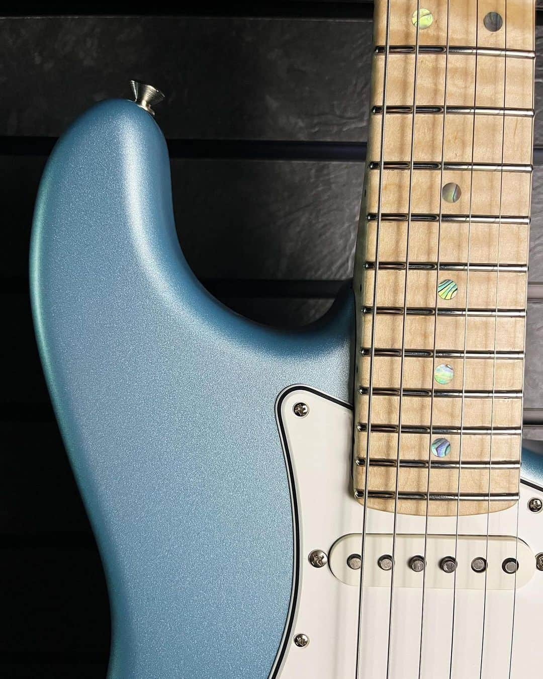 Fender Guitarさんのインスタグラム写真 - (Fender GuitarInstagram)「Happy #Straturday! Check out this super clean Satin Firemist Silver Strat — built by @Levi_Perry in the @fendercustomshop. What's your favorite shade of Fender Blue?」7月16日 1時05分 - fender