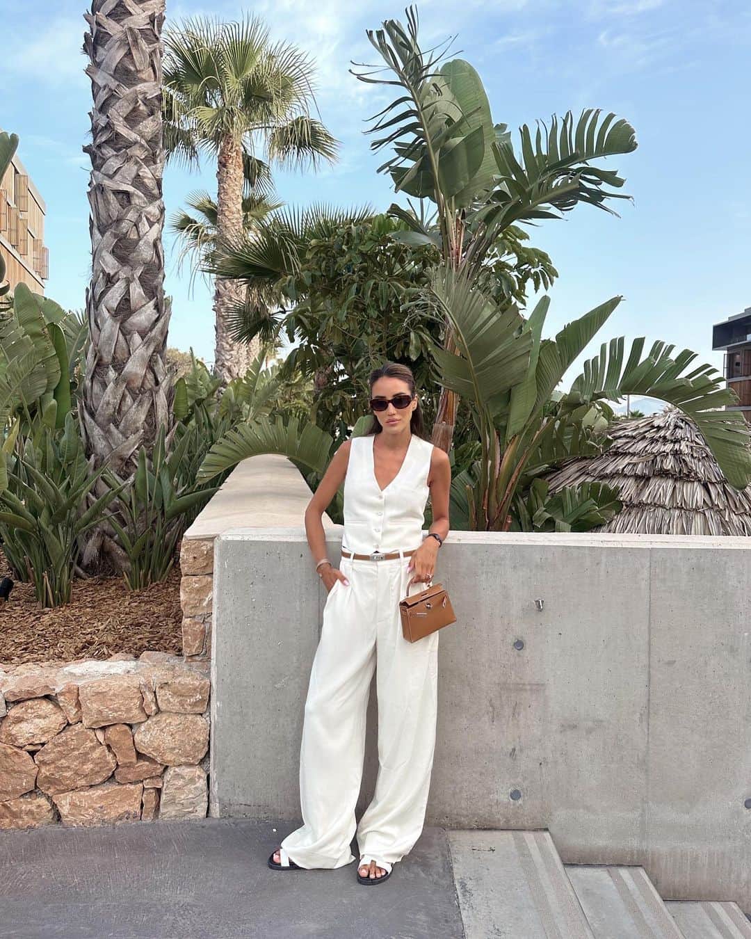 Tamara Kalinicのインスタグラム：「Favourite non colour colour lately…」