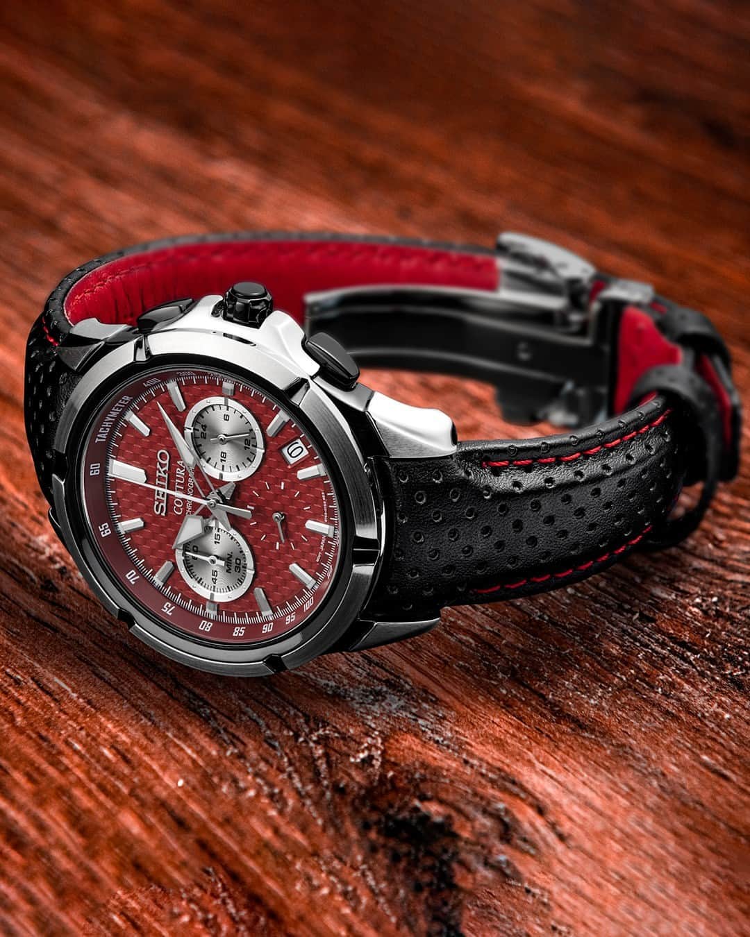 Seiko Watchesさんのインスタグラム写真 - (Seiko WatchesInstagram)「Start. Your. Engines. 🏁 - With a case design inspired by the architecture of a race car, this is #SSB435! Take your style to the finish line with this multi-layer carbon-fiber patterned red dial with silver accents and a black perforated leather strap with winning red accents.   #Seiko #Coutura」7月16日 2時00分 - seikowatchusa