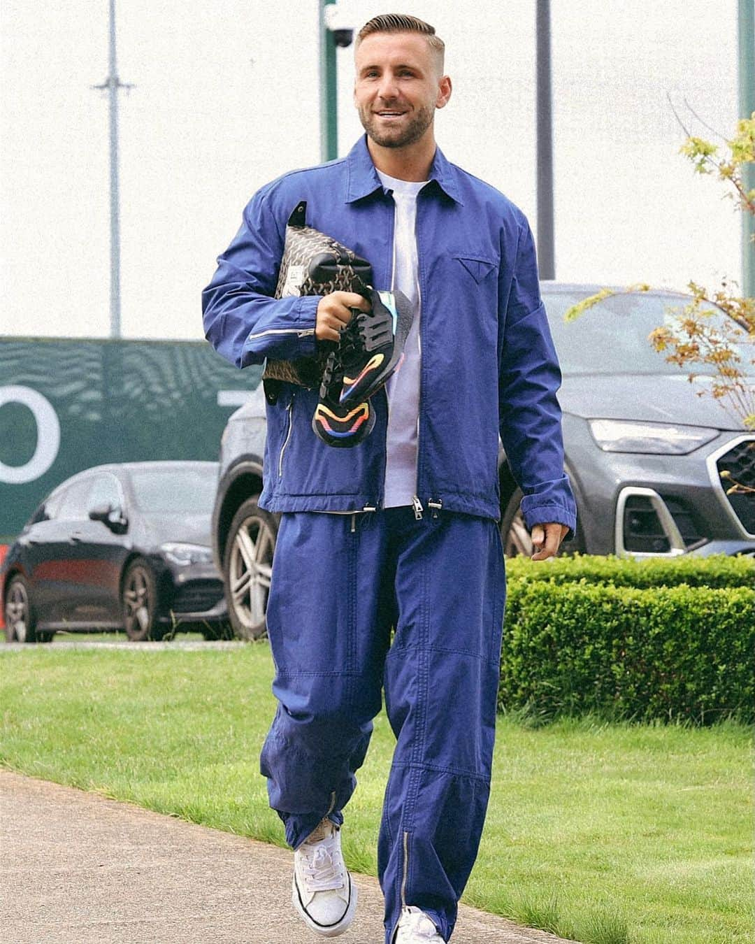 ルーク・ショーさんのインスタグラム写真 - (ルーク・ショーInstagram)「Back to work ❤️ @manchesterunited」7月16日 2時46分 - lukeshaw23