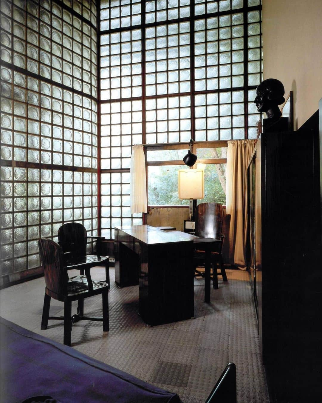 タイガーオブスウェーデンさんのインスタグラム写真 - (タイガーオブスウェーデンInstagram)「Maison de Verre by Bernard Bijvoet & Pierre Chareau, 1928-32.」7月16日 3時01分 - tigerofsweden