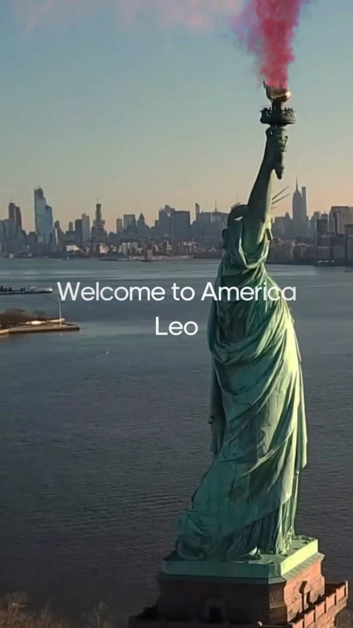 のインスタグラム：「the 🐐 has landed. 🇺🇸」