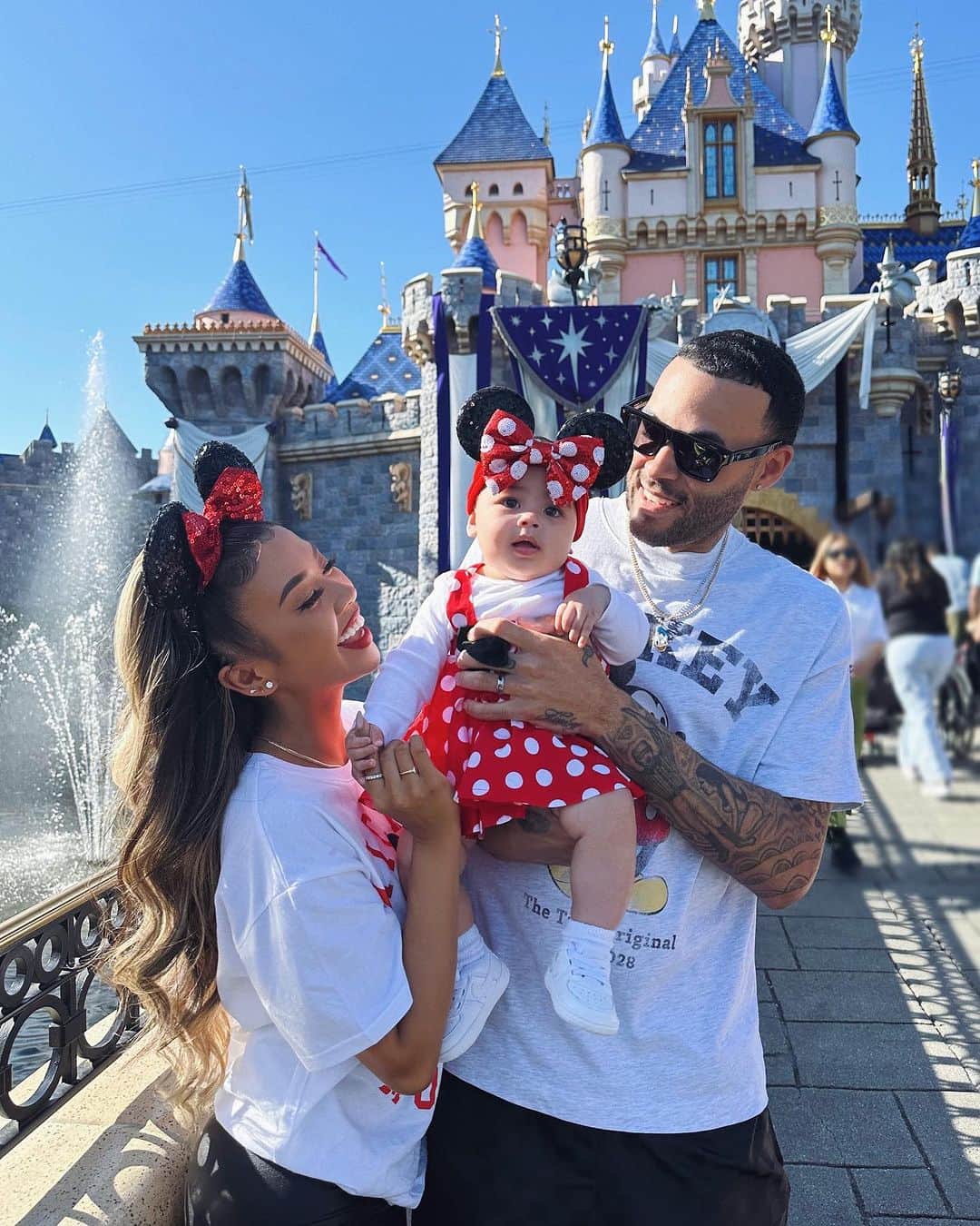 リアン Vのインスタグラム：「@zaiasky’s first trip to @disneyland was everything we imagined and more!🥹❤️」