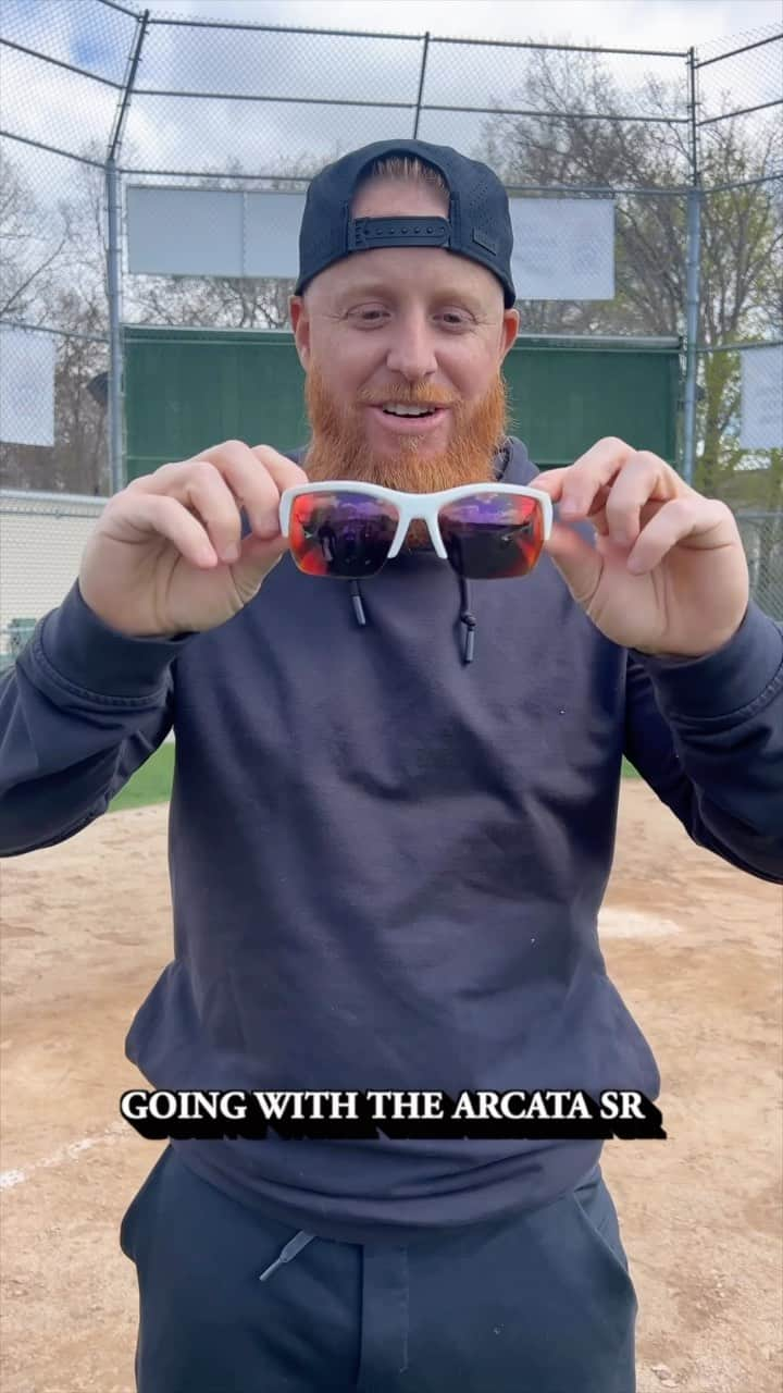 ジャスティン・ターナーのインスタグラム：「“The best lenses you’re going to find.” - @redturn2. Hit the bio link for the Justin Turner Collection! —⁠ #Kaenon #ClearlyBetter」