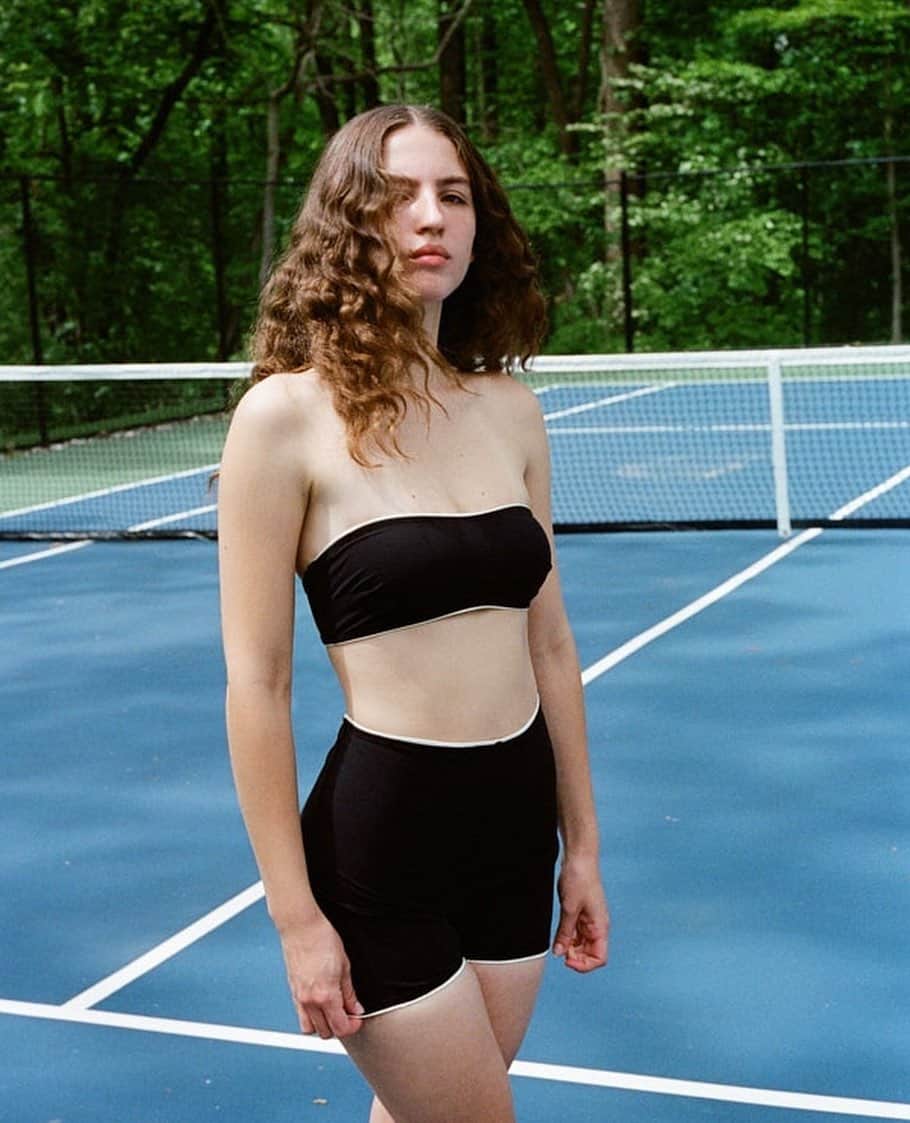 Araksさんのインスタグラム写真 - (AraksInstagram)「Our new modern swim collection, shot by @jensteele. Classic swim styles are reimagined with expert craftsmanship, refined detailing, and unique color pairings. ~ Available now for wherever this summer is taking you. #ColorByAraks #SlowFashion #RecycledMaterials」7月16日 4時27分 - araksofficial