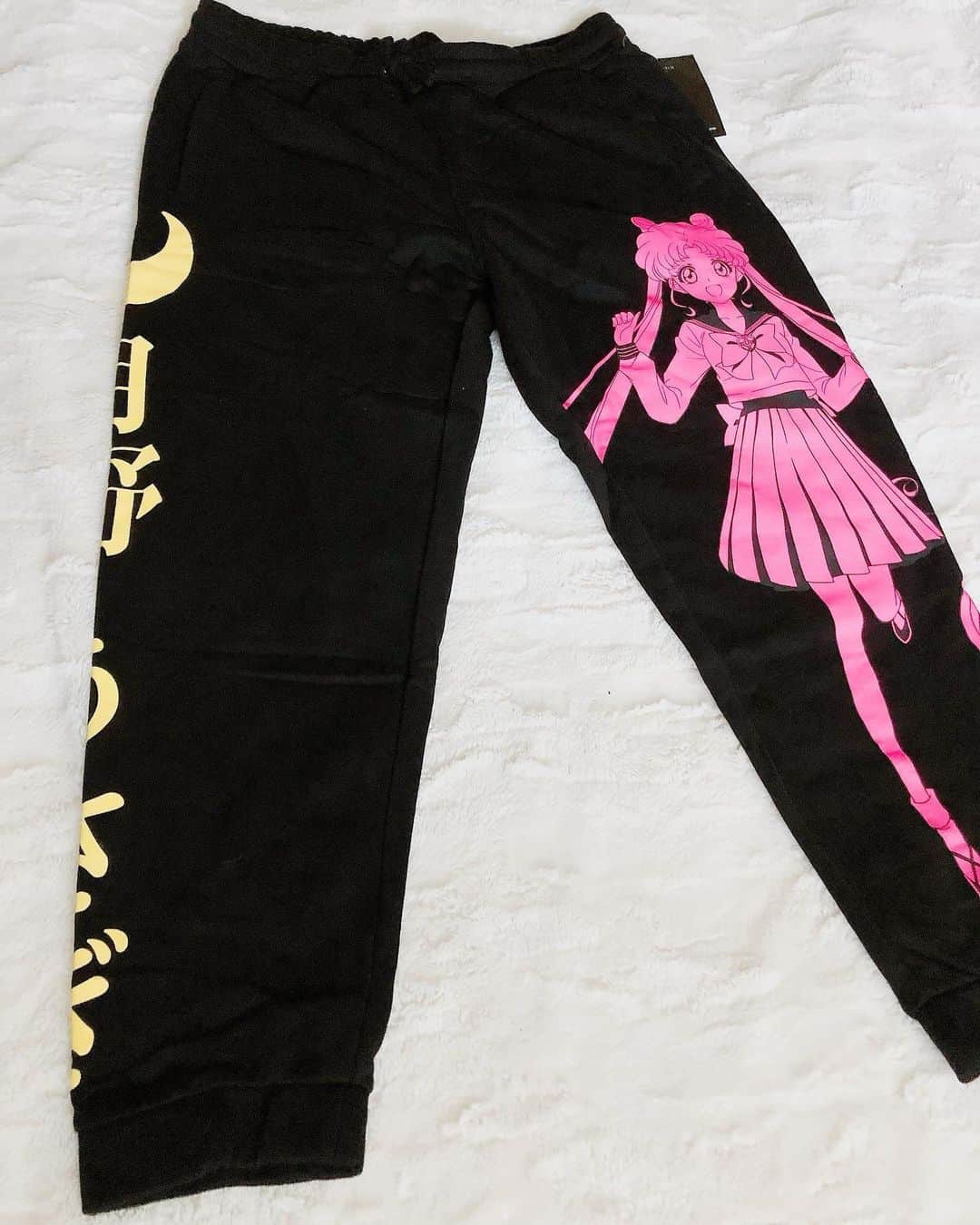 Sailor Moonさんのインスタグラム写真 - (Sailor MoonInstagram)「✨🌙 I love these Sailor Moon joggers they’re so comfy! Purchased from @hottopic last year I think? 🌙✨  #sailormoon #セーラームーン」7月16日 4時54分 - sailormoon_sc