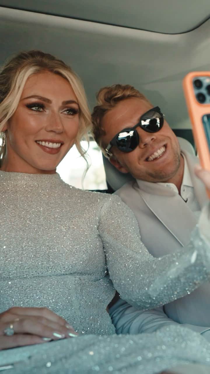 ミカエラ・シフリンのインスタグラム：「LA Recap 🌞😎   A *MASSIVE* s/o to @longines for the support with glam and to @landroverusa for the ride!! Stay tuned for an episode of Beyond the Slopes in the near-ish future!  🎥: @mikedawsy ✂️: @kingdomofdana」