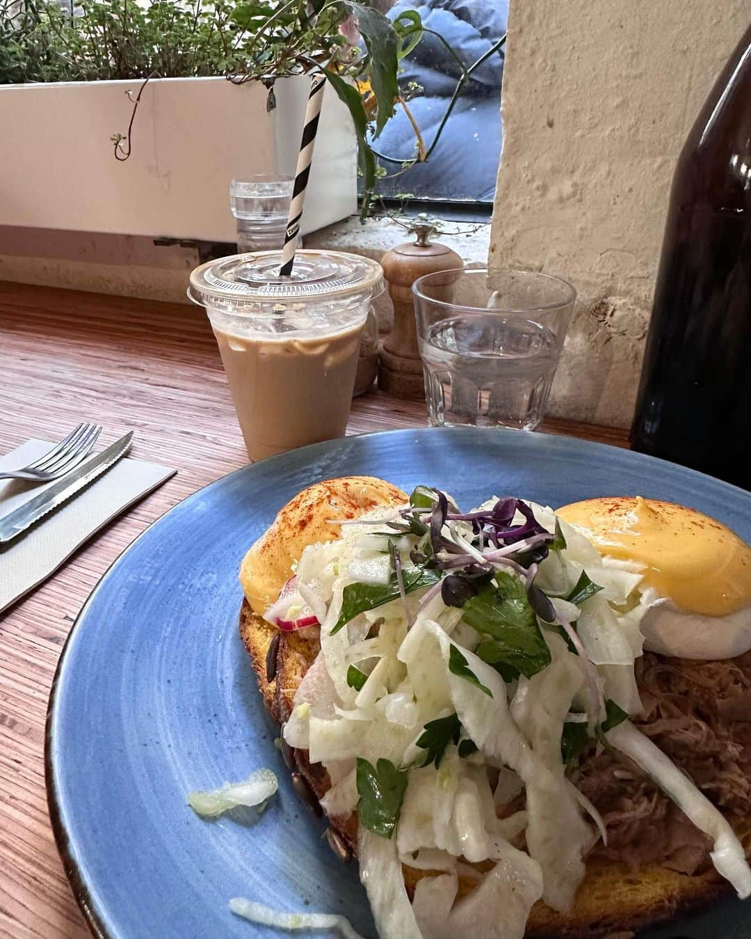 水越愛華さんのインスタグラム写真 - (水越愛華Instagram)「☕️𝗕𝗥𝗜𝗖𝗞 𝗟𝗔𝗡𝗘  @bricklane_melbourne   #cafe #coffee #melbourne  #bricklane #bricklanemelbourne   #カフェ活」7月16日 15時00分 - iamemika21