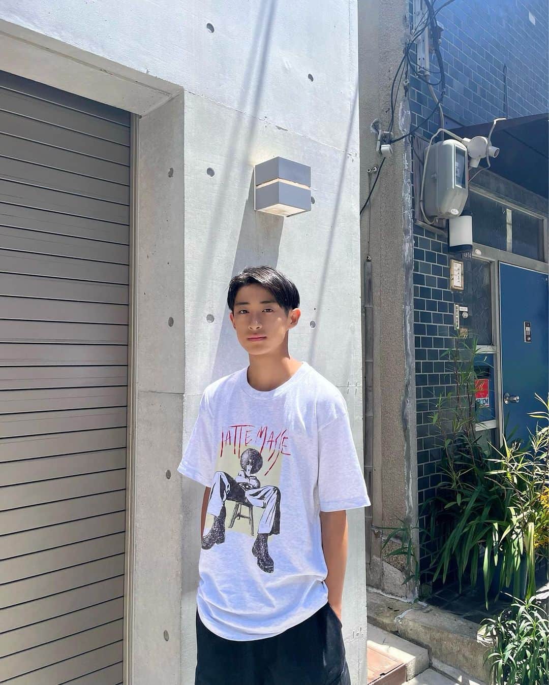 神田聖のインスタグラム：「@takeshi_shya7 お手製のMATTE MASSE Tシャツ着て 久しぶりに姉とお出かけしました🥪  最近暑すぎる！！！！」