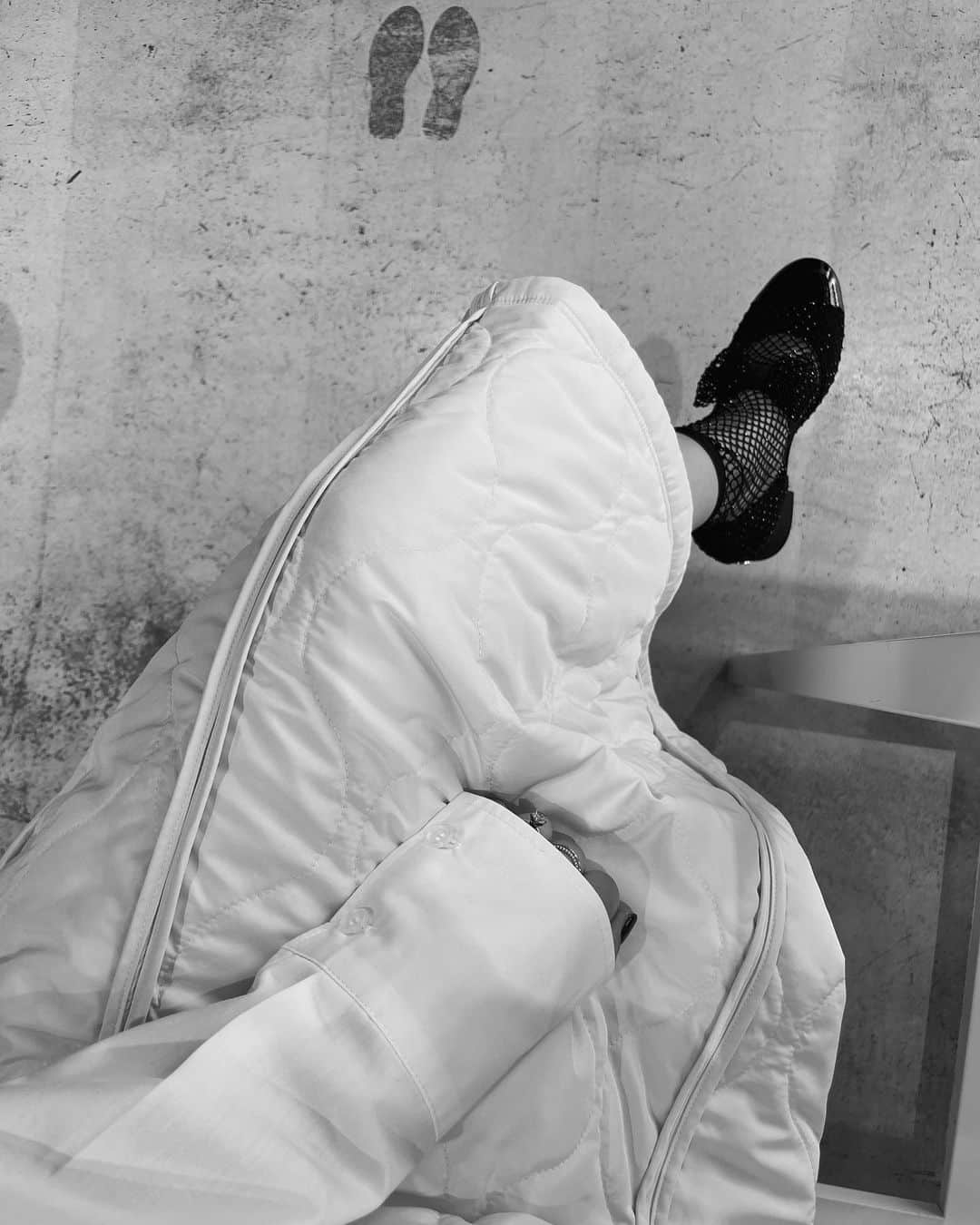 正中雅子さんのインスタグラム写真 - (正中雅子Instagram)「autumn mode🤍🩶🖤  どーしても欲しくてgetした　@chanelofficial ブーツ🥺🎀  お洒落がしたくなる一足に出会えた♡  まずは、キルティングシリーズに合わせてみた🤤  すきー🫠  #CHANEL #boots #MACHATT」7月16日 15時02分 - masacoshonaka