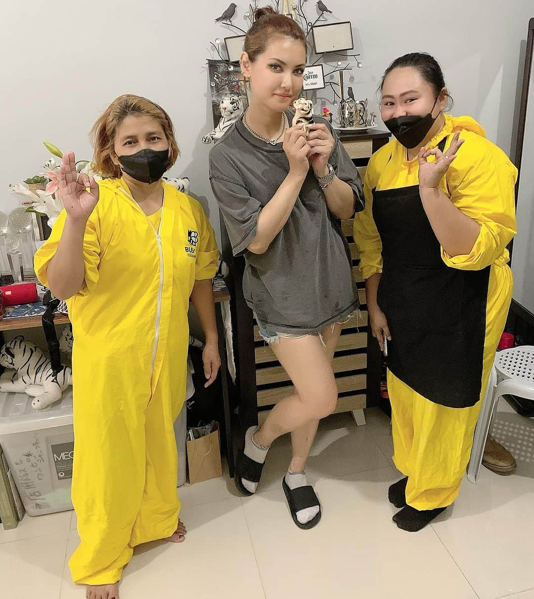 のインスタグラム：「Thank you @bbcleaningco for always cleaning my condo perfectly clean🧼 🧹  Without you guys my place will be a total disaster!!!!   #bbcleaningco #professionalcleaning #manila #philippines #housecleaning #pr #promotion #condocleaning #mariaozawa」