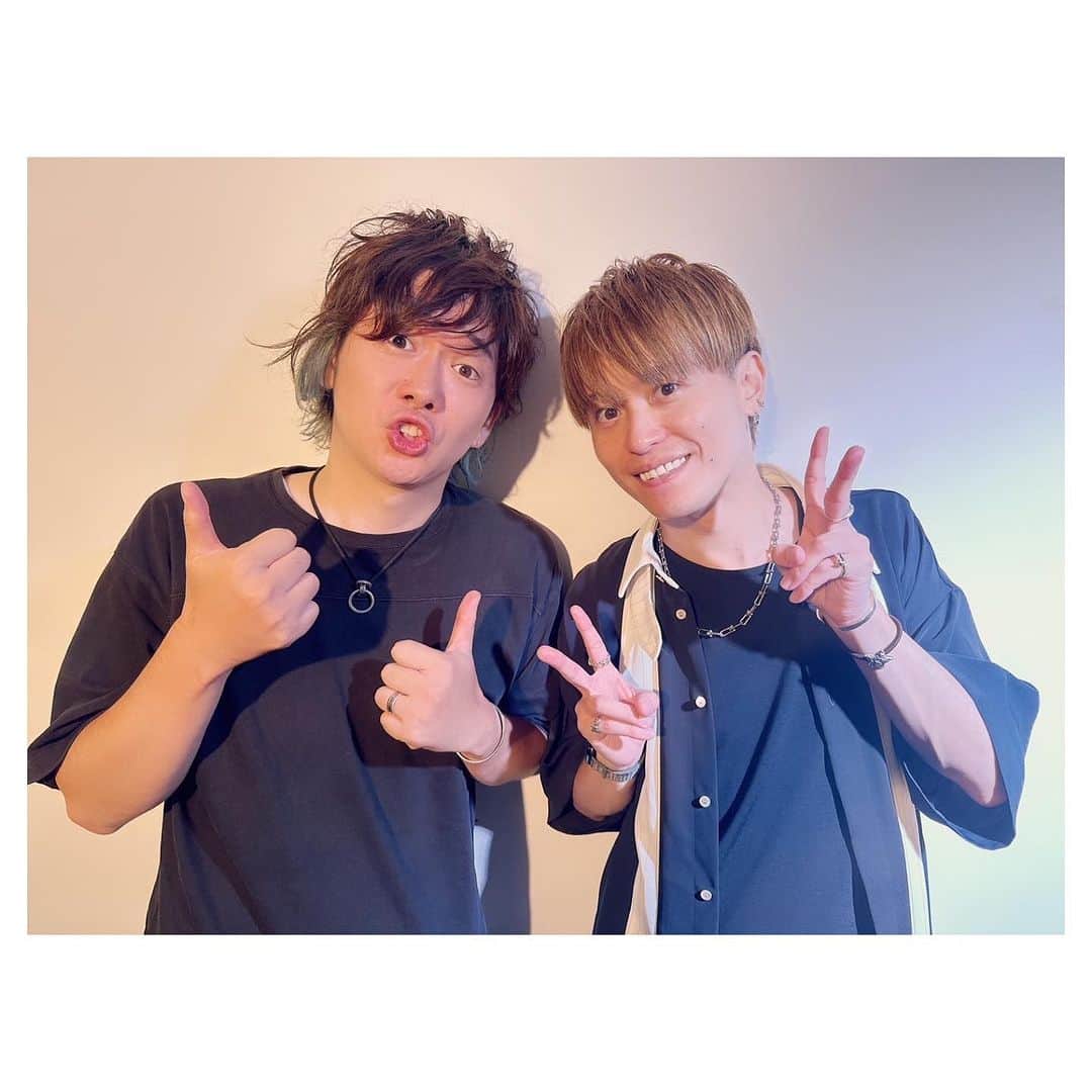 HRK（ハル）さんのインスタグラム写真 - (HRK（ハル）Instagram)「🎉4th Anniversary Live⭐️  無事に終わりました！  あっという間過ぎでびっくり😂  ライブで発表したけど、次は12/24(日)に同じ会場でアコースティックライブをさせて貰います  可能であれば予定入れといてね  この日を迎えさせてくれてホンマにありがとう😊  5年目もよろしくお願いします🙏  #4周年 #Live #アコースティック #HARU #TAKA #大堀治樹 #ハルスタグラム」7月16日 15時48分 - hrkharu