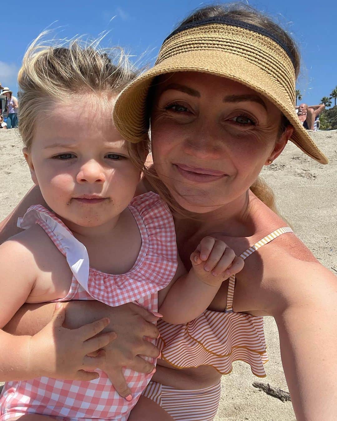 クリスティン・ヒルデブランドのインスタグラム：「[still playing catch up from when my fam was in town]. The best beach day in recent memory 😌. Also, can we talk about how Lennon calls swimsuit “swim soup” 😂😍😂」