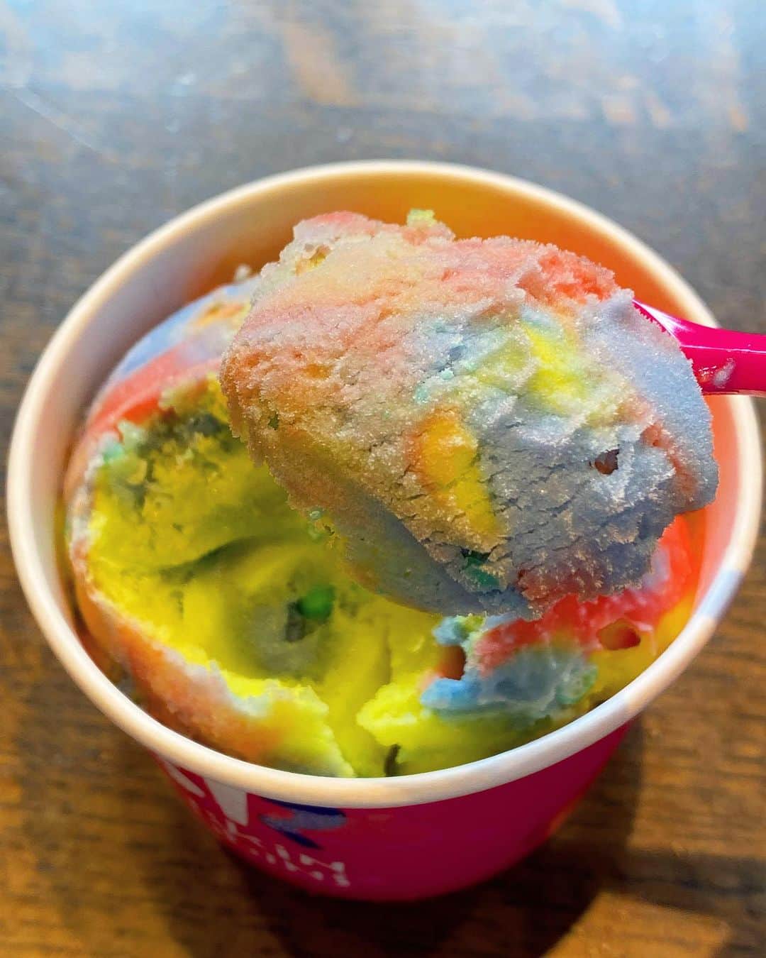 神宮司治さんのインスタグラム写真 - (神宮司治Instagram)「スプラやってて気になったから買ってきた🍨 どこかで食べたことある味わい。。。 そうだ‼️ スイカバーだ🍉  #スプラトゥーン3  #サーティワンアイスクリーム」7月16日 15時54分 - ojro_men