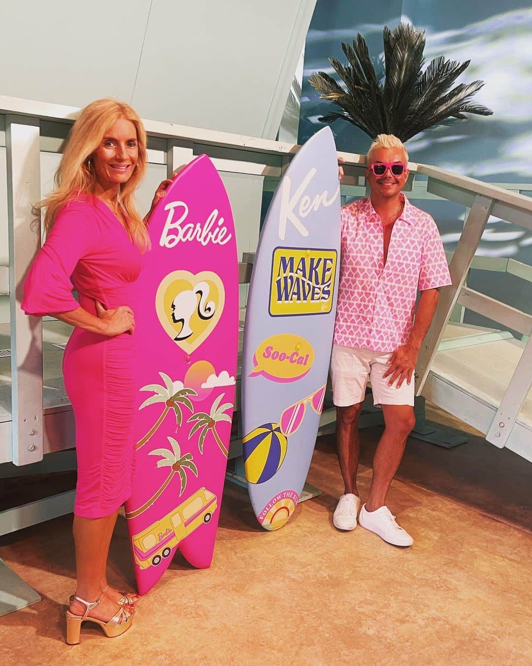 アンソニー・ラモスのインスタグラム：「Happy Birthday to my favorite Barbie @leighoblinger1 👱🏼‍♀️💕  #worldofbarbie #dreamsmadehere #barbie」