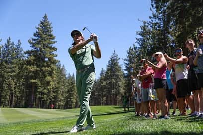 ジェイク・オーウェンのインスタグラム：「Out here grindin’ at the @acchampionship…   📷: Isaiah Vazquez/Getty Images」