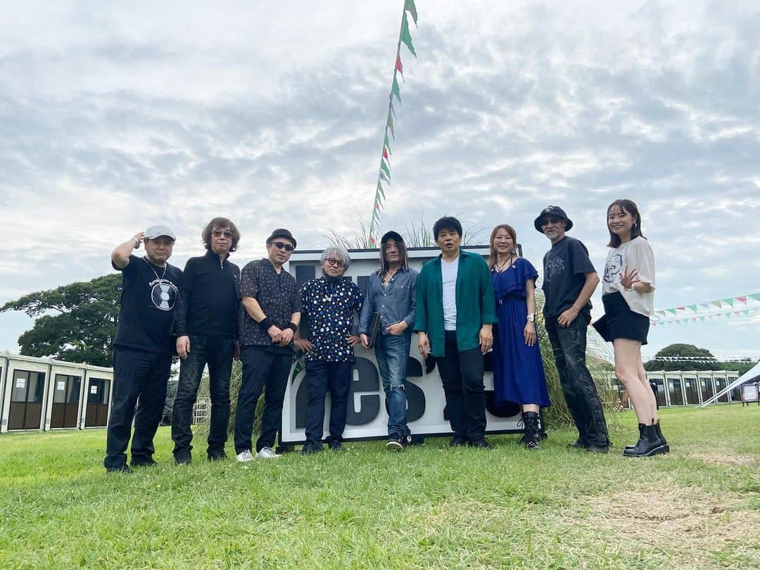 ASKAのインスタグラム：「⁡ 2023年7月15日 Lucky Fes'23 初日に 出演させていただきました。 ありがとうございました！ 暑い中会場で待ってくれたみなさん、 配信で観てくれたみなさん、 ありがとうございました！ ⁡ #ASKA #ASKAバンド #澤近泰輔(Pf)  #佐藤邦治(Dr)  #荻原基文(Bs) #鈴川真樹(Gt)  #是永巧一(Gt)  #クラッシャー木村(Vn)  #一木弘行(Cho)  #SHUUBI(Cho) ⁡ ⁡ ⁡ 機材トラブルがあり、 関係者のみなさんや、 次に出演のCreepy Nutsさん、 お客様には大変ご迷惑をお掛けしました。 申し訳ありませんでした。」