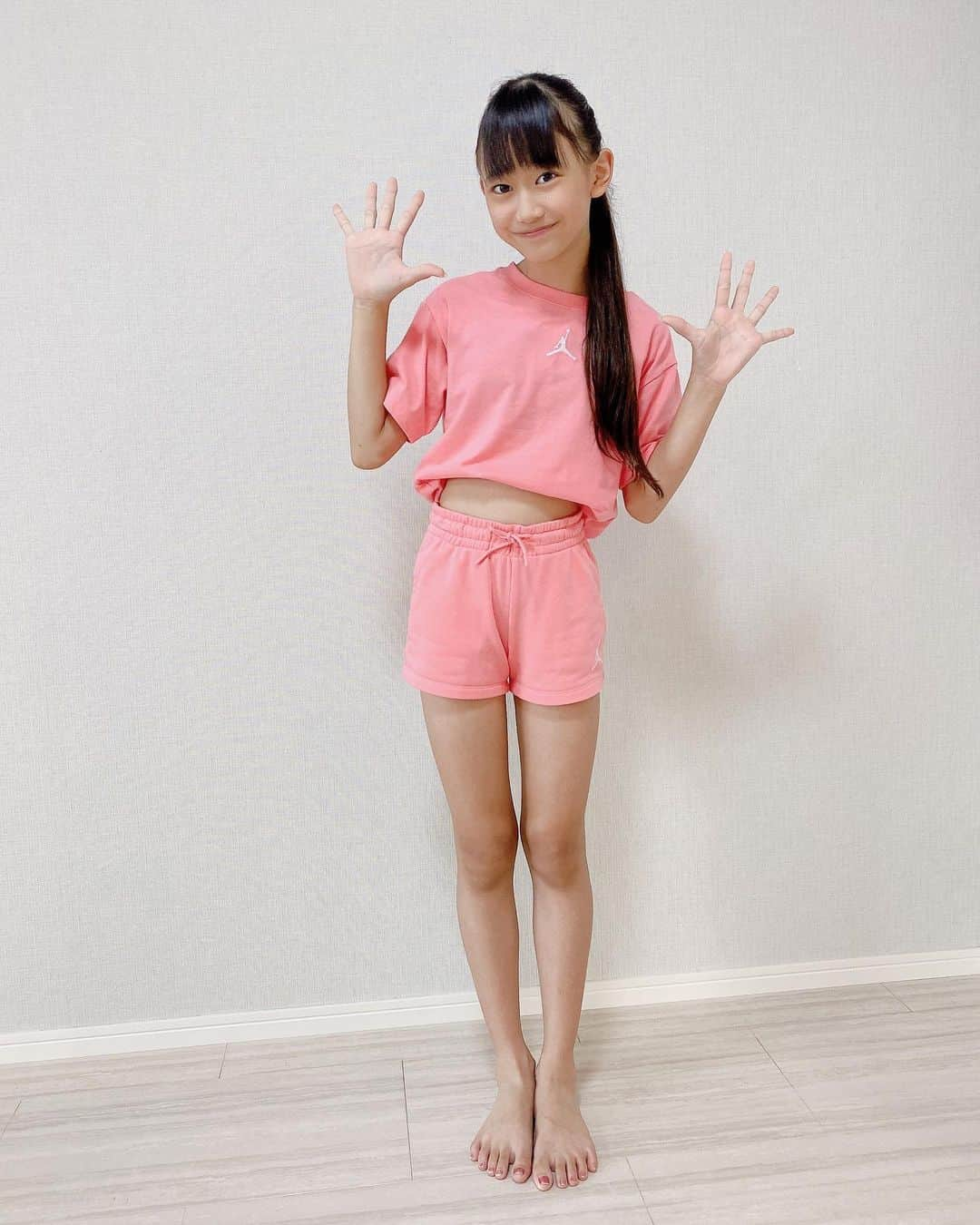 藤林夢のインスタグラム：「💗藤林夢(Yume)💗 @yumemama.mini   🎀4×stAr5(シスタ)🎀 ❤︎レギュラー９❤︎ステージ出演情報❣️❣️  ✨【2023.7.23(sun)】音舞踊祭2023✨  会場→COOL JAPAN PARK OSAKA (大阪府大阪市中央区大阪城3-6)  【１３時に会場がオ〜プンします💓】  来場チケット＆配信チケット🎫詳しい情報は、 💗夢💗のプロフィールURLからチェックする事ができます❣️❣️❣️  ぜひぜひ(シスタ)＆(Yume)に会いに来てくれると嬉しいです🫶😆😆🫶💕💕✨  宜しくお願いしますꔛ♡💓💓💓  ❤︎ ❤︎ ❤︎  #藤林夢#夢#ゆめ#ユメ#yume#유메#okinawa#japan#girl#4xstAr5#シスタ#dance#sing#model#japanese#pink#ティーンアイドル#アイドル#プレティーン#idol#ジュニアアイドル#最強#小学生#js6#女の子#pretty#love#cute#💗#親管理」