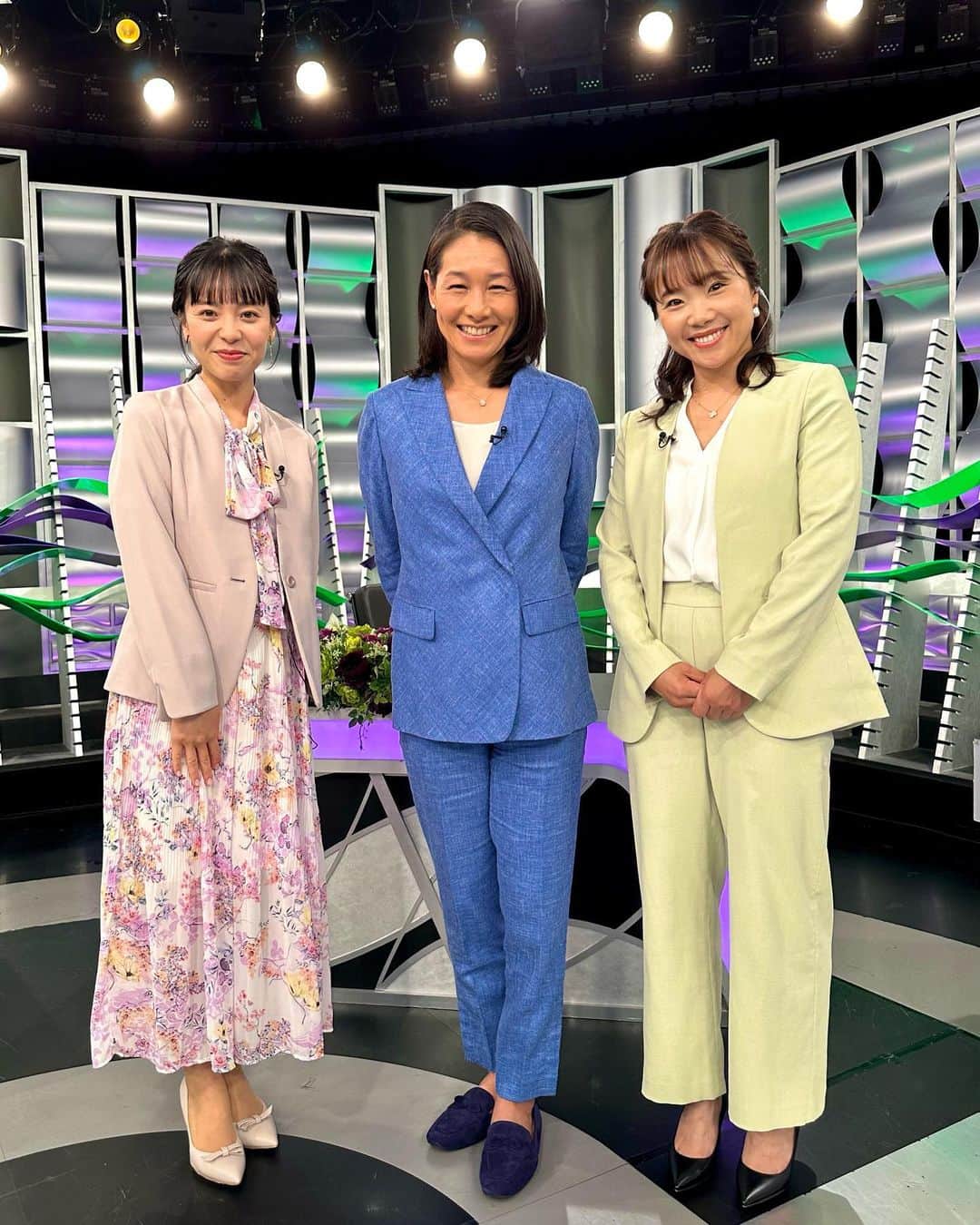奈良くるみのインスタグラム：「Wimbledon 2023 女子の優勝は ボンドルソバ選手でした🏆 パワーやスピードあるプレーが目立つ最近の女子テニスですが、ボンドルソバ選手のプレーはテニスはパワーだけじゃないと思わせてくれる素晴らしいプレーでした。　  負けてしまったジャバー選手、悔しい悔しい敗戦の後に涙ながらに語ったスピーチにとても感動しました。 彼女のプレーはもちろん、人柄や戦う姿勢を見ているといつか優勝する日が来るだろうな、来てほしい！と思ってしまいます。  改めて女子のレベルが上がっているなと感じたWimbledon。次のアメリカシーズンが楽しみです！！  #奈良くるみ  #kuruminara  #テニス  #tennis  #テニスプレイヤー  #tennisplayer」