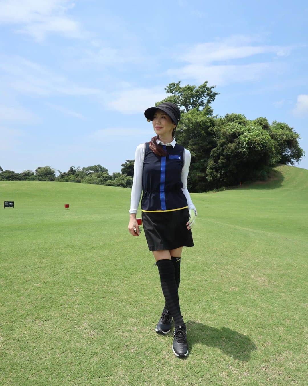 ImotoEtsuyo さんのインスタグラム写真 - (ImotoEtsuyo Instagram)「#おはようございます  ・ 7月に入ってすぐに行ったゴルフ⛳️ ・　 この日も 猛暑日。 とにかく暑かったけど、 やはりゴルフはたのしい。 ・ #ブリストルヒルゴルフクラブ は 何度か行ってるけど、難しいですね。 ・ ワイワイ，楽しいゴルフでした。 ・ #ゴルフウェア → @lanvin_sport_official  #ランバンスポール ・ ボレロタイプのアームカバーが 大活躍！これも @lanvin_sport_official  #ランバンスポール  #lanvinsport  ・ ・ #golf  #ゴルフ #ゴルフ場  #ゴルフ女子」7月16日 9時50分 - bisuhada